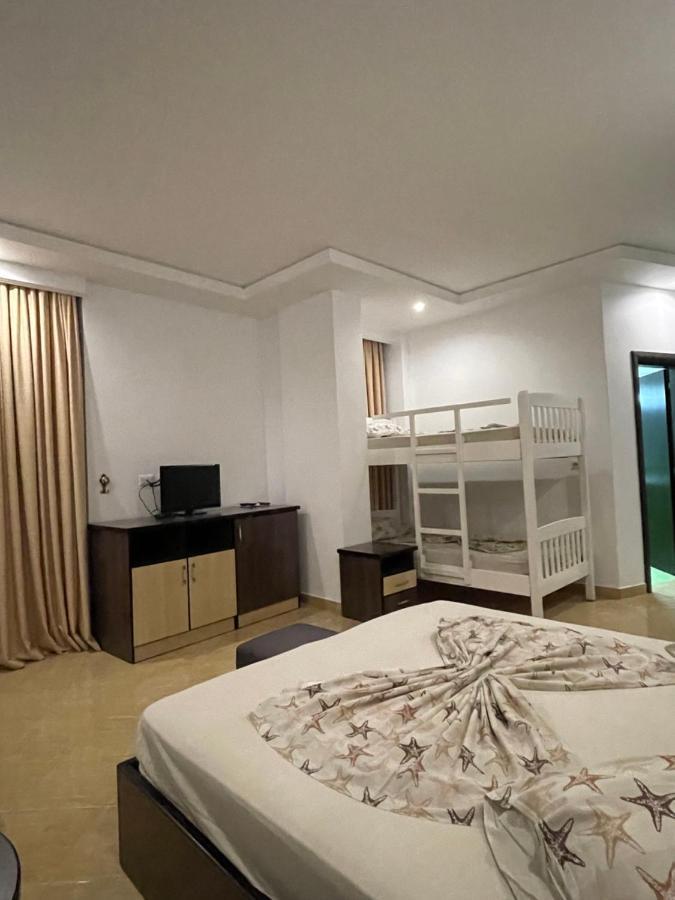 Hotel Zverneci Экстерьер фото