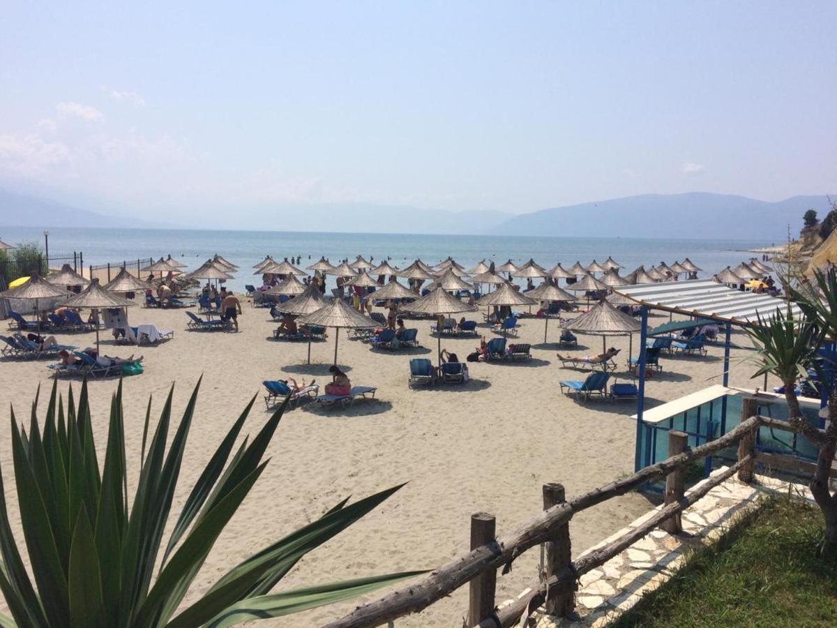 Hotel Zverneci Экстерьер фото