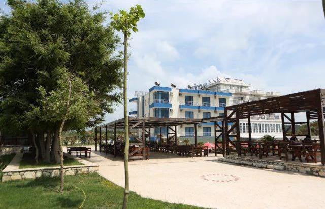 Hotel Zverneci Экстерьер фото